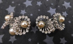3 pearl ears good view